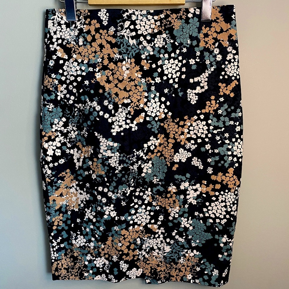 RW & Co. NWT Women's 1/4 Zip Black Floral Print Midi Skirt Size 8